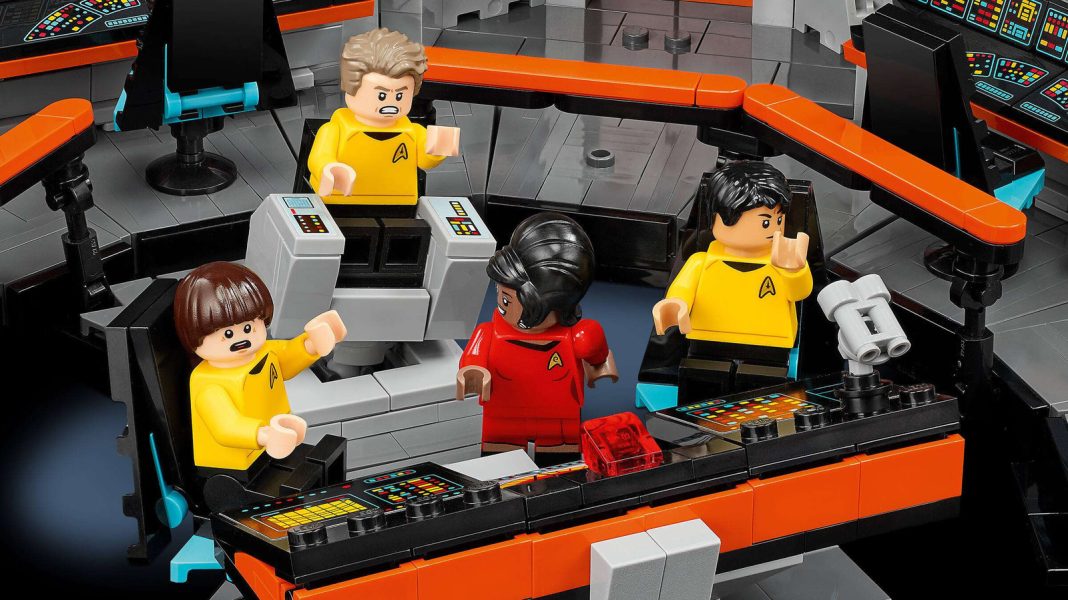 Nieuwe LEGO Star Trek set: Enterprise Bridge uit de originele serie (Picture by: slashfilm.com)