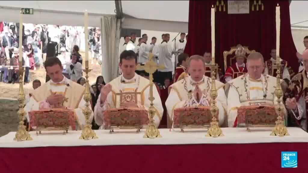 Paus Leo XIV excommuniceert zes bisschoppen van ultraconservatieve katholieke gemeenschap Paus Leo XIV excommuniceert zes bisschoppen van ultraconservatieve katholieke gemeenschap (Picture by: s.france24.com)