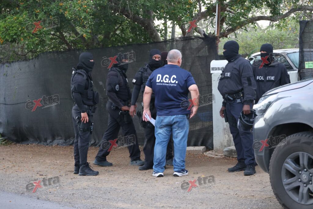 Politie arresteert verdachten bij drugsvondst in Moontjeweg (Picture by: extra.cw)