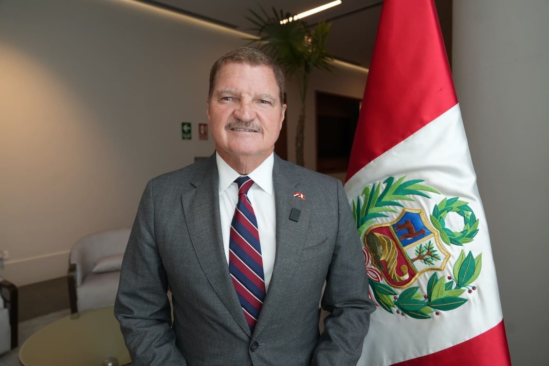 Prome Minister Eman ziet potentieel voor Aruba als kenniscentrum (Picture by: 24ora.com)