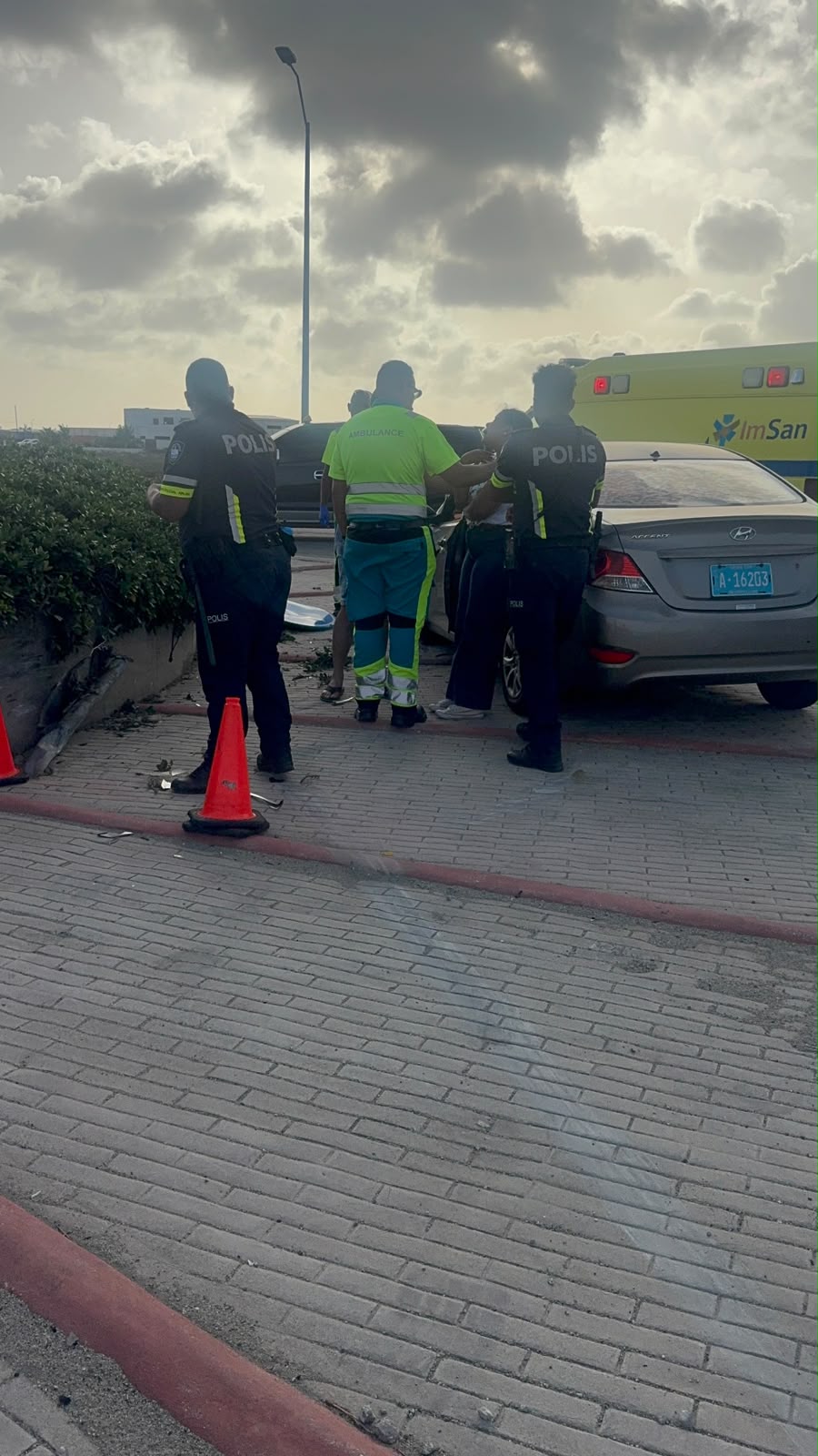 Schoollerares verwond in aanrijding met leerling in Curaçao (Picture by: 24ora.com)