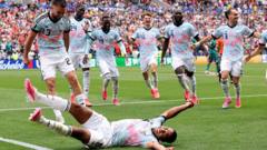 Senegal uitgeschakeld na historische comeback en controversieel penaltymoment Senegal uitgeschakeld na historische comeback en controversieel penaltymoment (Picture by: ichef.bbci.co.uk)