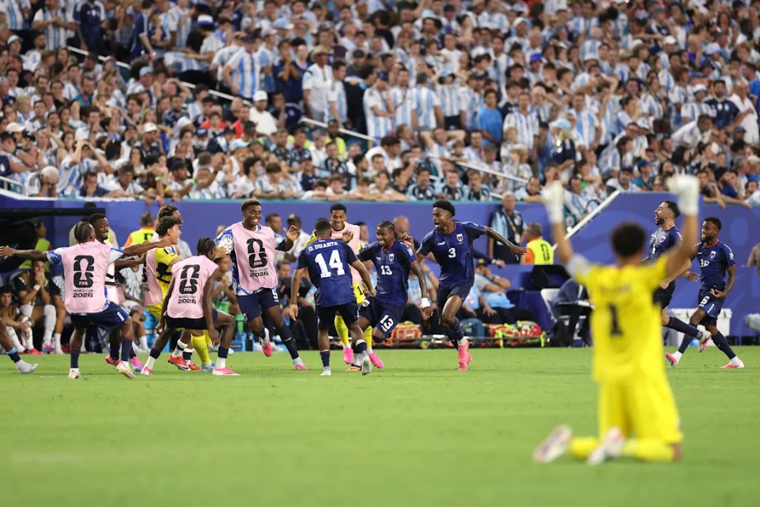 Sidny Lopes Cabral wint FIFA World Cup Goal of the Tournament award (Photo by: yimg.com)