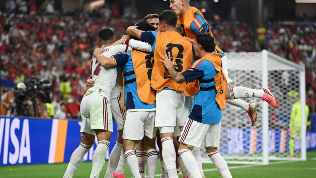 Spanje neemt in blessuretijd leiding in WK 2026-kwalificatieduel met Portugal (Photo by: limburger.nl)