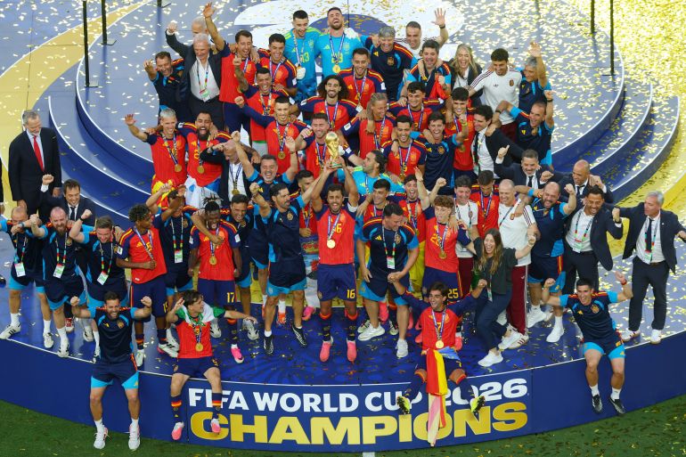 Spanje verslaat Argentinië in een spannende finale Spanje verslaat Argentinië in een spannende finale en wint de tweede Wereldbeker (Picture by: aljazeera.com)