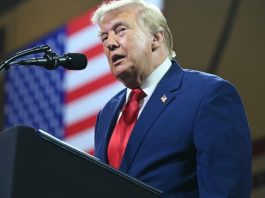 Trump introduceert nieuwe tarieven op import uit 60 landen Trump introduceert nieuwe tarieven op import uit 60 landen (Picture by: s.france24.com)