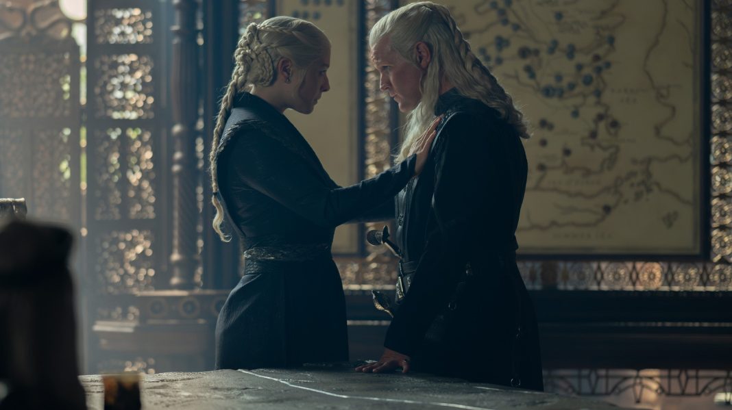 Verkenning van onverwachte romances in 'House of the Dragon' seizoen 3 (Picture by: slashfilm.com)
