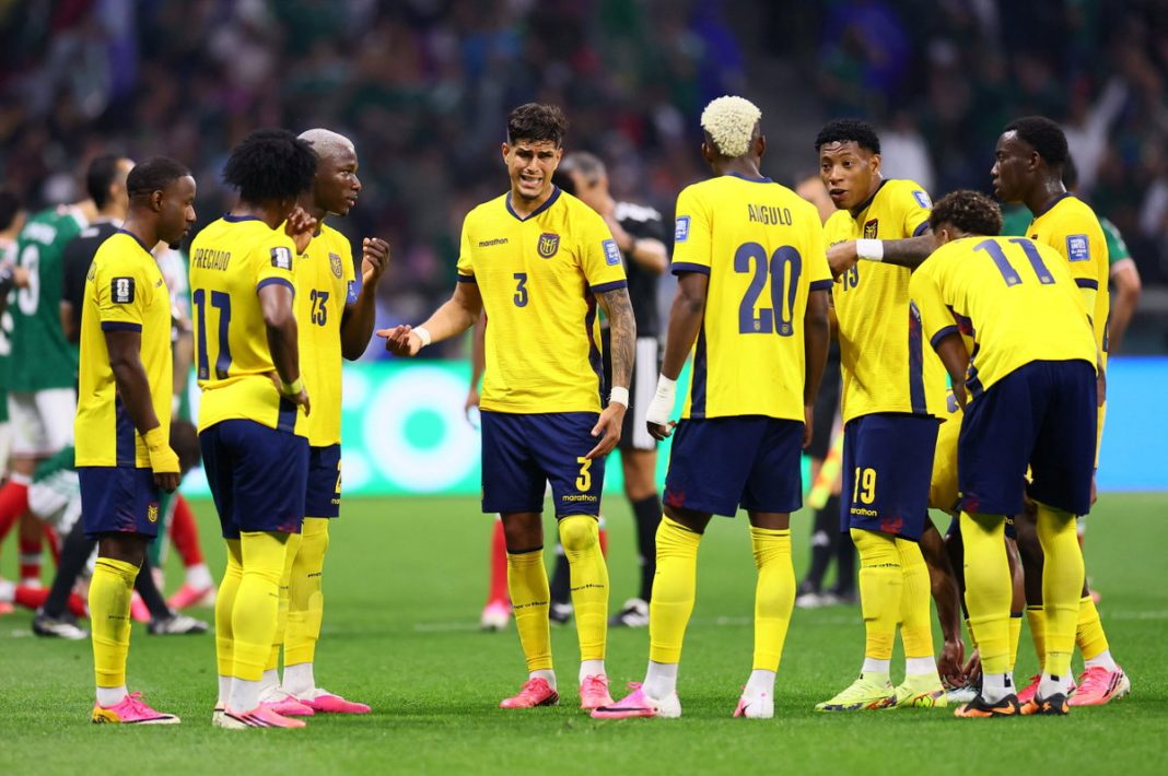 Vier voetbalfans overleden tijdens WK-vieringen na overwinning Mexico (Photo by: yimg.com)