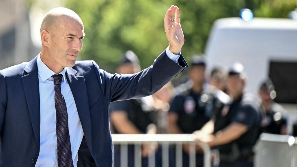 Zinedine Zidane neemt leiding bij het Franse nationale team (Picture by: s.france24.com)