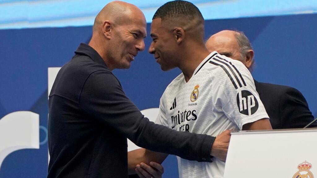 Zinedine Zidane wordt officieel gepresenteerd als coach van Frankrijk (Picture by: s.france24.com)