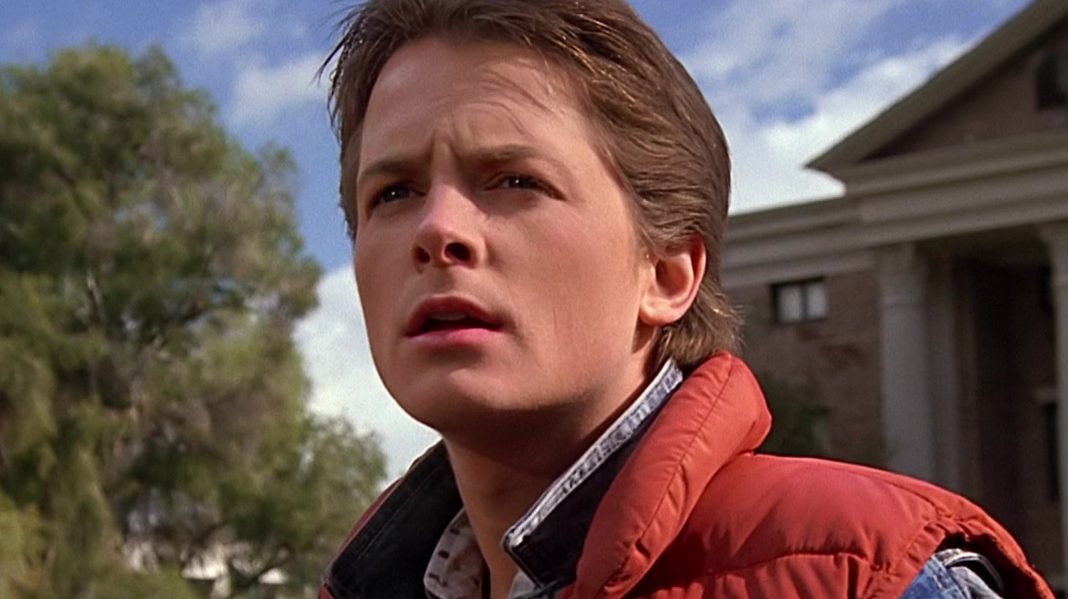 Michael J. Fox: #1 én #2 film op hetzelfde weekend (1985) 41 jaar geleden: Michael J. Fox had tegelijk de nummer 1 én nummer 2 film van Amerika (Picture by: slashfilm.com)