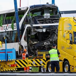 A28 bij Wezep deels vrijgegeven na ernstig ongeluk met touringcar (Picture by: nu.cw)