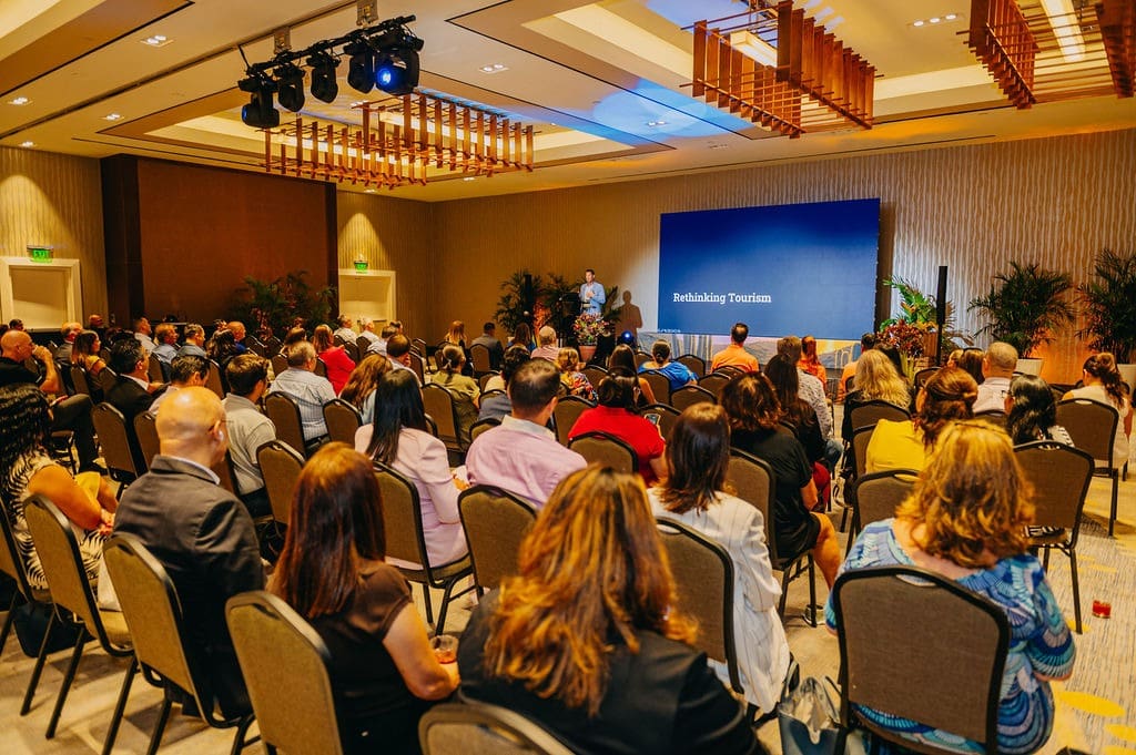 AHATA organiseert sessie over heroriëntatie toerismebeleid Aruba (Picture by: 24ora.com)