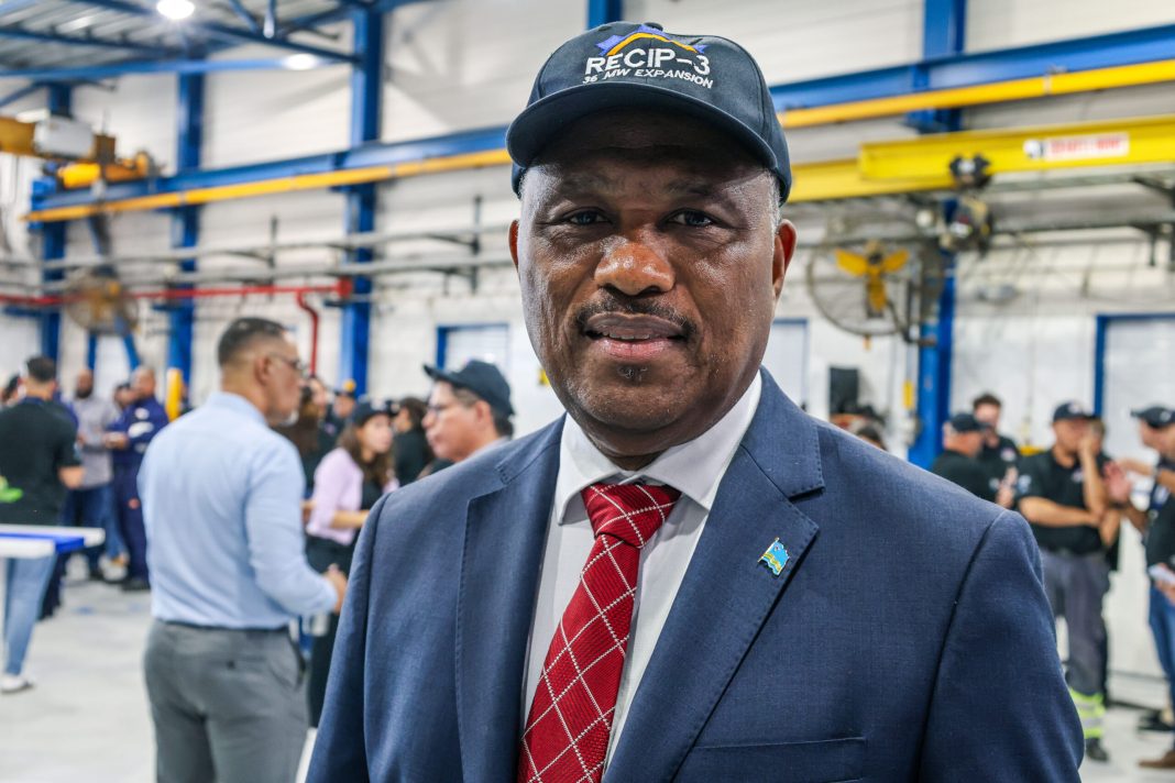 AVP-parlementariër pleit voor ministerschap De Meza en herziening screeningswet (Picture by: 24ora.com)