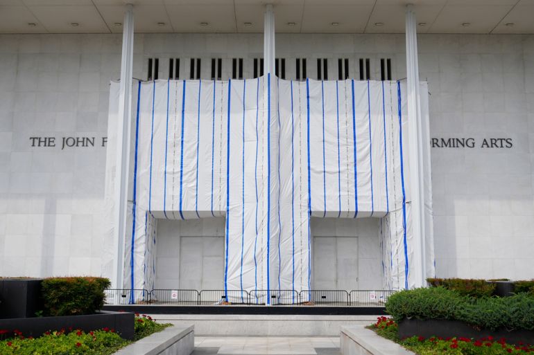 Amerikaanse rechter stelt vraagtekens bij haast om naam Trump terug op Kennedy Center te plaatsen (Picture by: aljazeera.com)