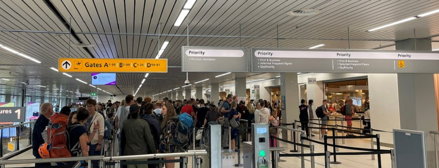 Arbeidsacties op Schiphol veroorzaken vertragingen voor Arubaanse reizigers Arbeidsacties op Schiphol veroorzaken vertragingen voor Arubaanse reizigers (Picture by: noticiacla.com)