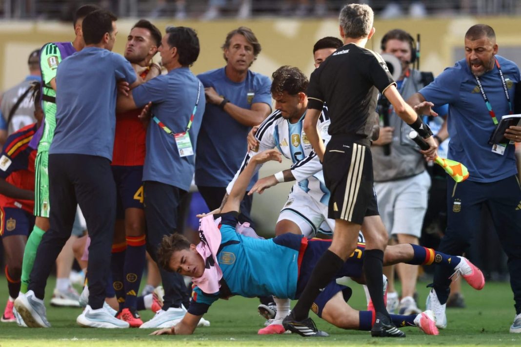 Argentijnse spelers en stafleden geschorst na incident in WK-finale (Photo by: nyt.com)