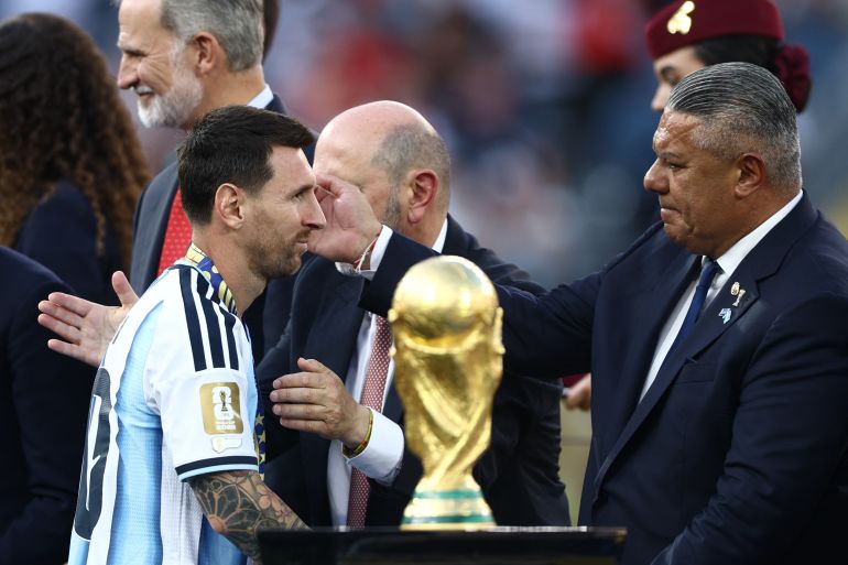 Argentijnse voetbalbond geeft Messi de vrijheid om zelf te beslissen over zijn pensioen Argentijnse voetbalbond geeft Messi de vrijheid om zelf te beslissen over zijn pensioen (Picture by: aljazeera.com)
