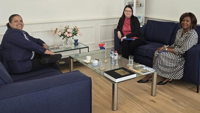 Arrindell en Gumbs bespreken studentondersteuning Arrindell en Gumbs bespreken studentondersteuning (Picture by: 721news.com)