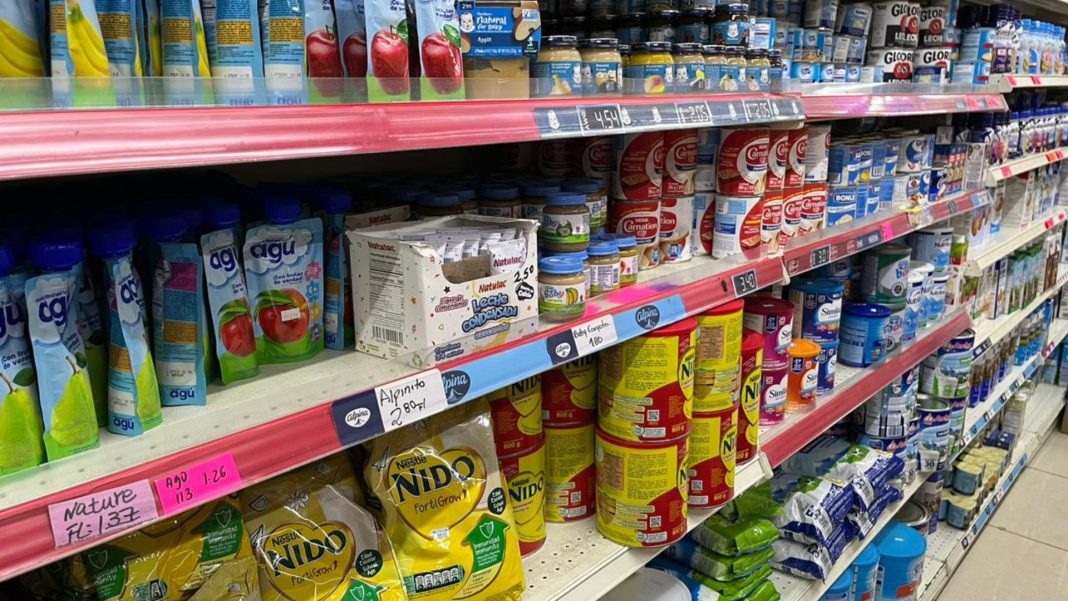 Aruba introduceert boetes voor supermarkten bij niet-naleving maximumprijzen Aruba introduceert boetes voor supermarkten bij niet-naleving maximumprijzen (Picture by: pubble.cloud)
