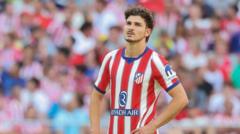 Atlético: ‘0% kans’ op verkoop Álvarez aan Barça Atlético Madrid reageert op Barça: '0% kans dat we Julián Álvarez verkopen' (Picture by: ichef.bbci.co.uk)