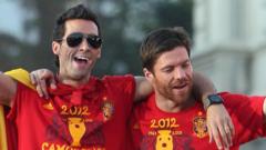 Benitez over Arbeloa vs Alonso als managers Benitez over zijn oud-spelers als managers: 'Alonso verwacht, Arbeloa een verrassing' (Picture by: ichef.bbci.co.uk)