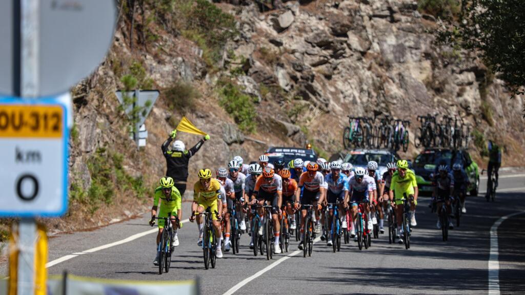 Britse tienerrenner Finlay Tarling overleden na ongeval tijdens Tour of Portugal Britse tienerrenner Finlay Tarling overleden na ongeval tijdens Tour of Portugal (Picture by: s.france24.com)