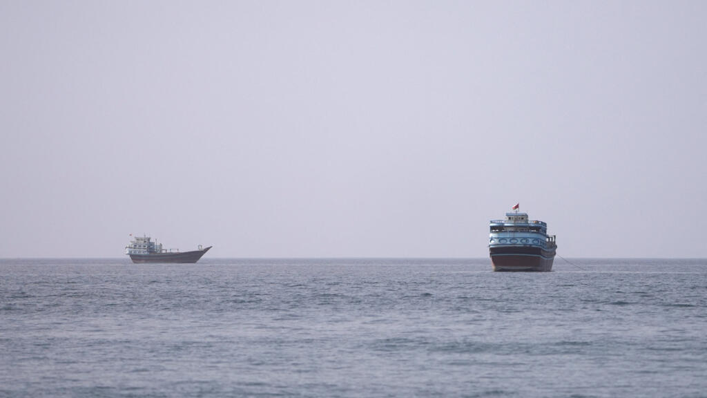 Cargo schip geraakt door onbekend projectiel in Straat van Hormuz Cargo schip geraakt door onbekend projectiel in Straat van Hormuz (Picture by: s.france24.com)