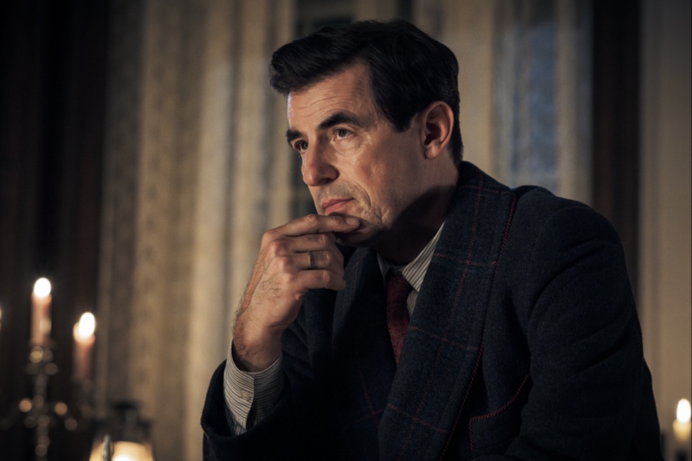 Claes Bang vertolkt rol van massagetherapeut voor Himmler in 'I Is Another' (Picture by: variety.com)