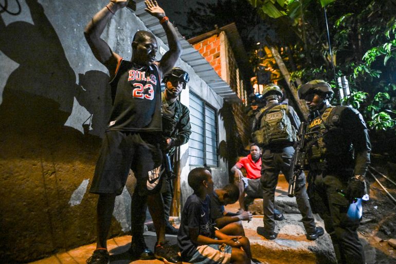 Colombiaanse minister waarschuwt voor terroristische dreiging tijdens inauguratie Colombiaanse minister waarschuwt voor terroristische dreiging tijdens inauguratie (Picture by: aljazeera.com)