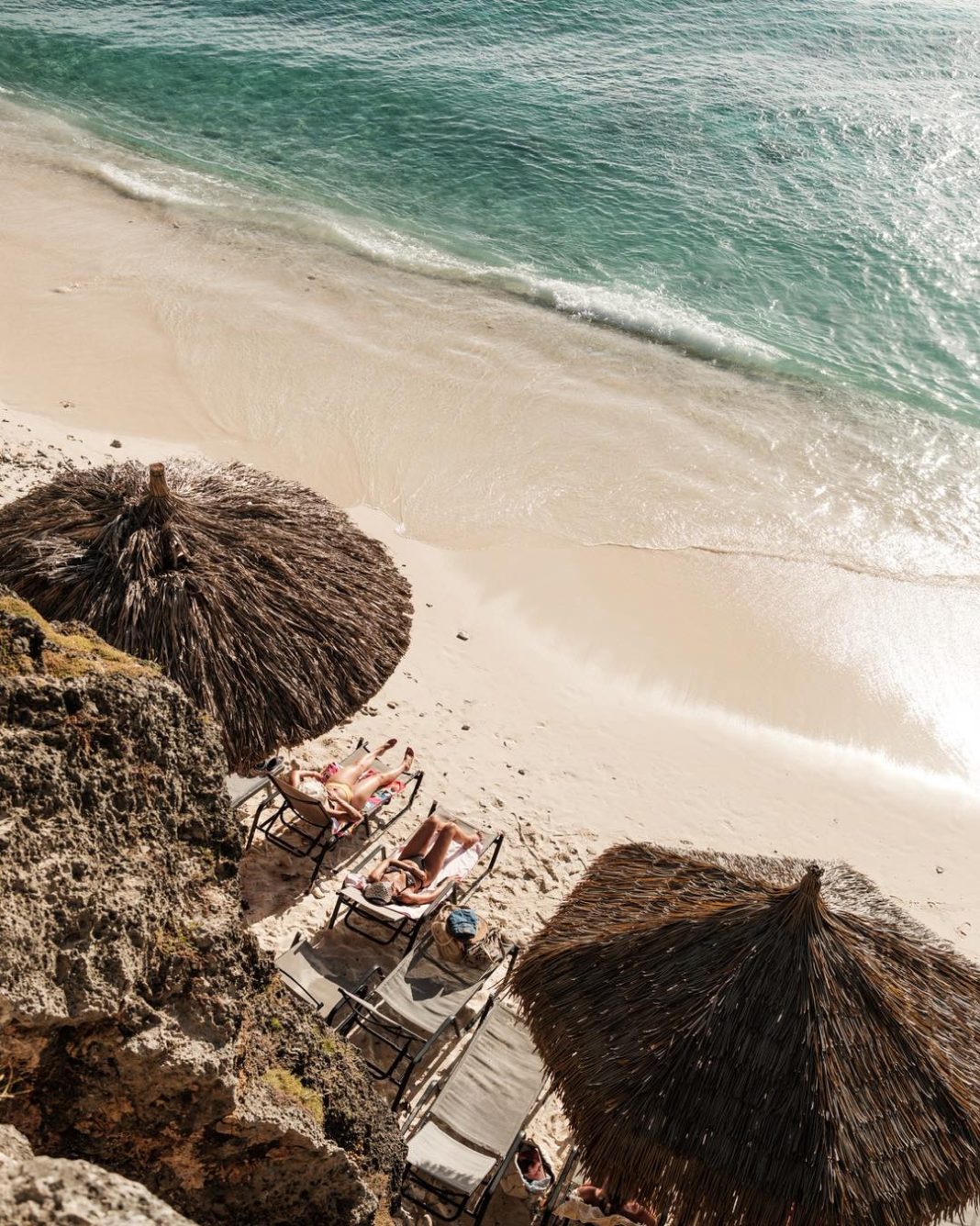 Curaçao voert nieuw strandbeleid in voor achttien openbare strandlocaties Curaçao voert nieuw strandbeleid in voor achttien openbare strandlocaties (Picture by: paradisefm.cw)