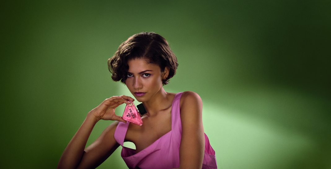 Beste celebrity parfumcampagnes 2026: Zendaya en meer De beste celebrity parfumcampagnes van 2026: Zendaya, Dakota Johnson, Alexander Skarsgård en meer (Picture by: variety.com)