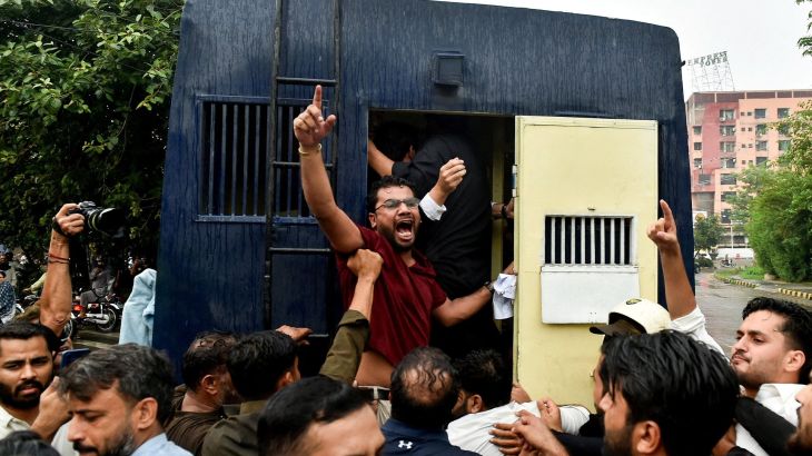 Demonstranten gearresteerd tijdens protest voor Pakistan-gecontroleerde Kashmir (Picture by: aljazeera.com)