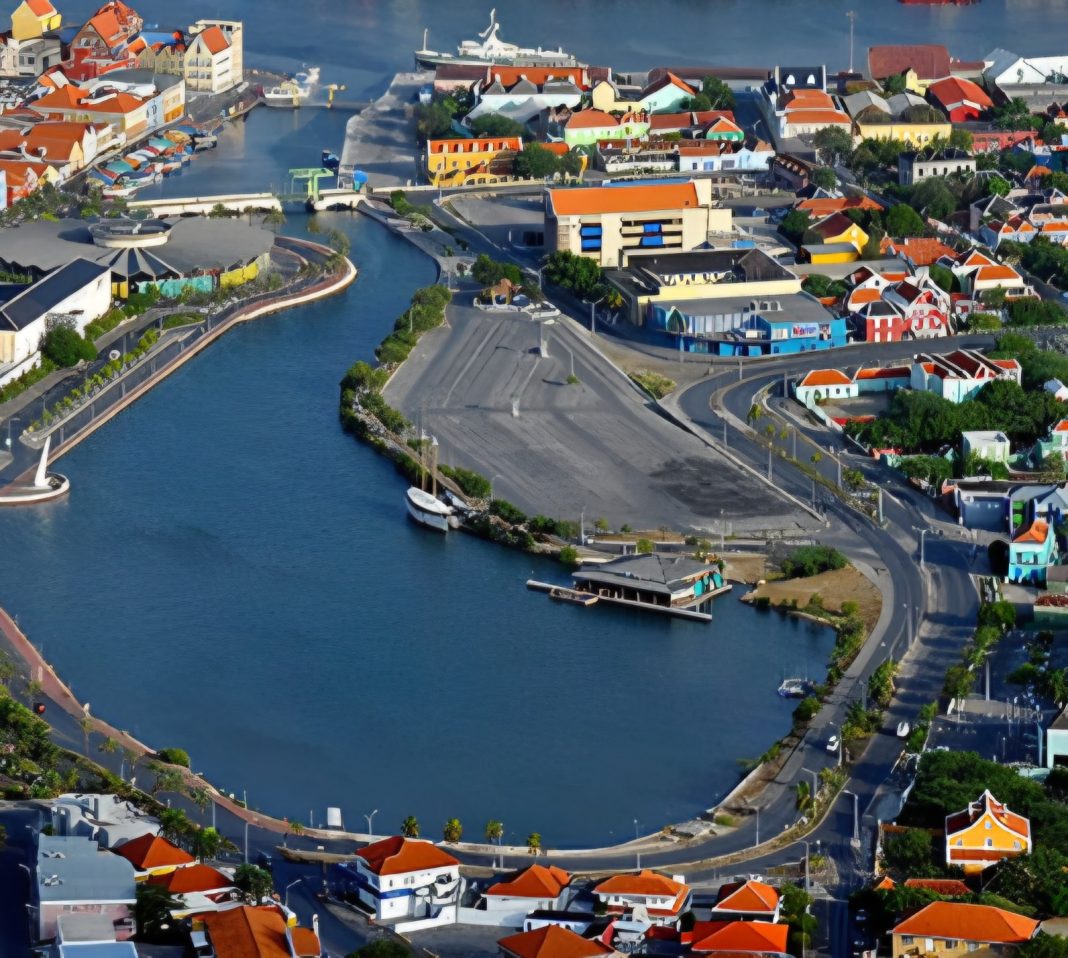 Dienst Openbare Werken start renovatie van het Waaigat in Willemstad (Picture by: nu.cw)