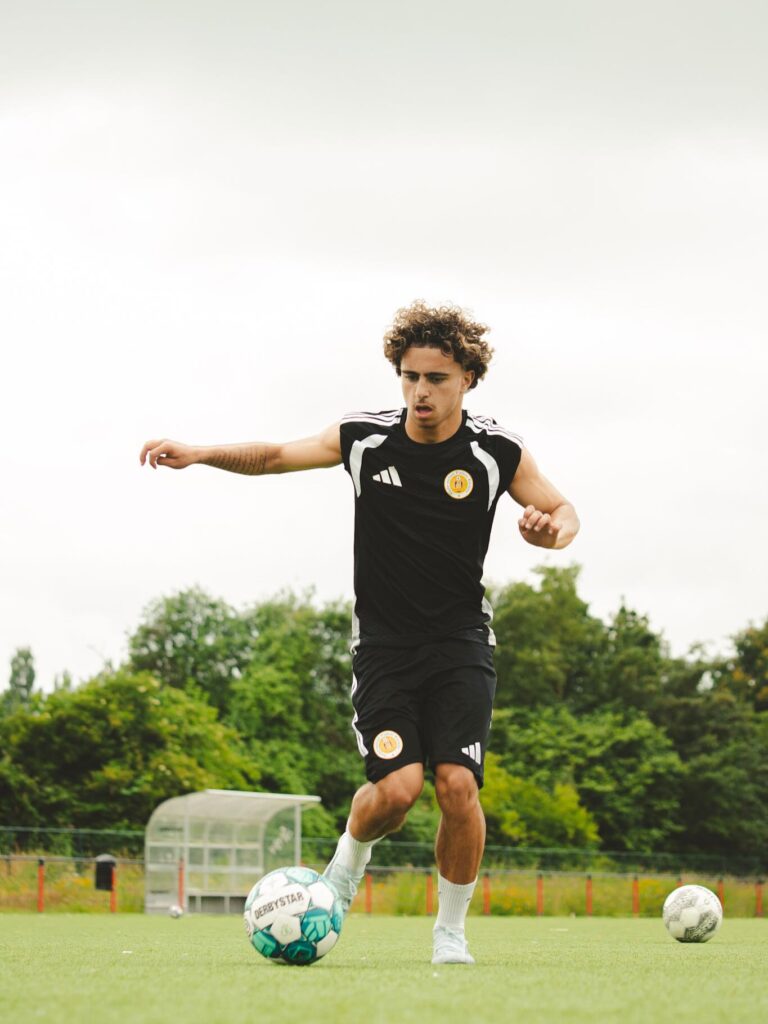 Drie Curaçaose spelers van de U20-selectie speelden tegen Jong PSV Drie Curaçaose spelers van de U20-selectie speelden tegen Jong PSV (Picture by: extra.cw)