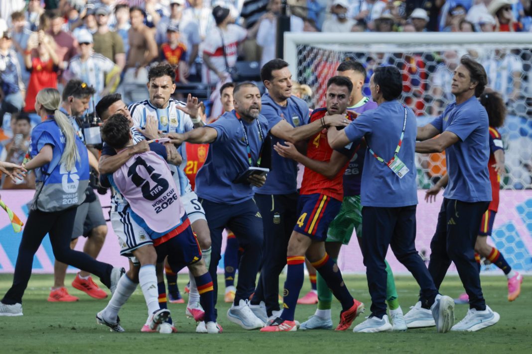FIFA legt sancties op aan spelers Argentina en Spanje (Picture by: 24ora.com)