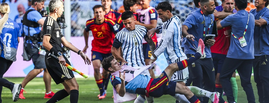 FIFA legt schorsingen op aan Argentijnse spelers na WK-finale (Picture by: noticiacla.com)