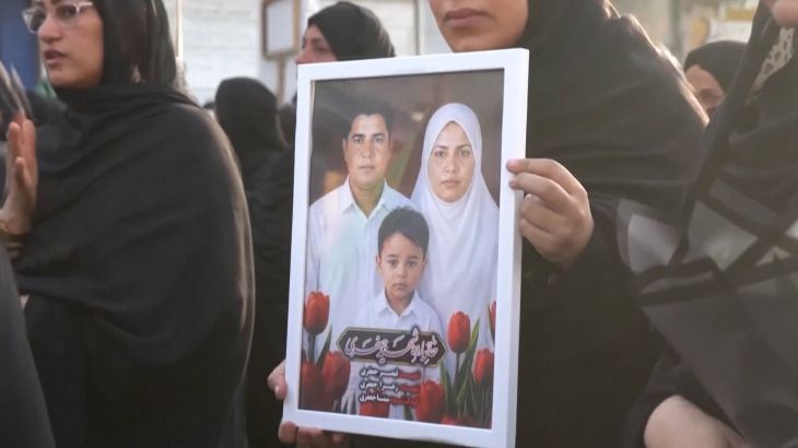 Griezelende begrafenis na Amerikaanse luchtsteek op Qeshm Island Griezelende begrafenis na Amerikaanse luchtsteek op Qeshm Island (Picture by: aljazeera.com)