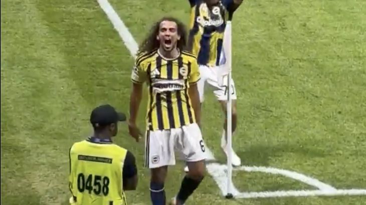 Guendouzi aangevallen door Lyon-fans in Champions League Guendouzi aangevallen door Lyon-fans na Champions League-wedstrijd (Picture by: aljazeera.com)
