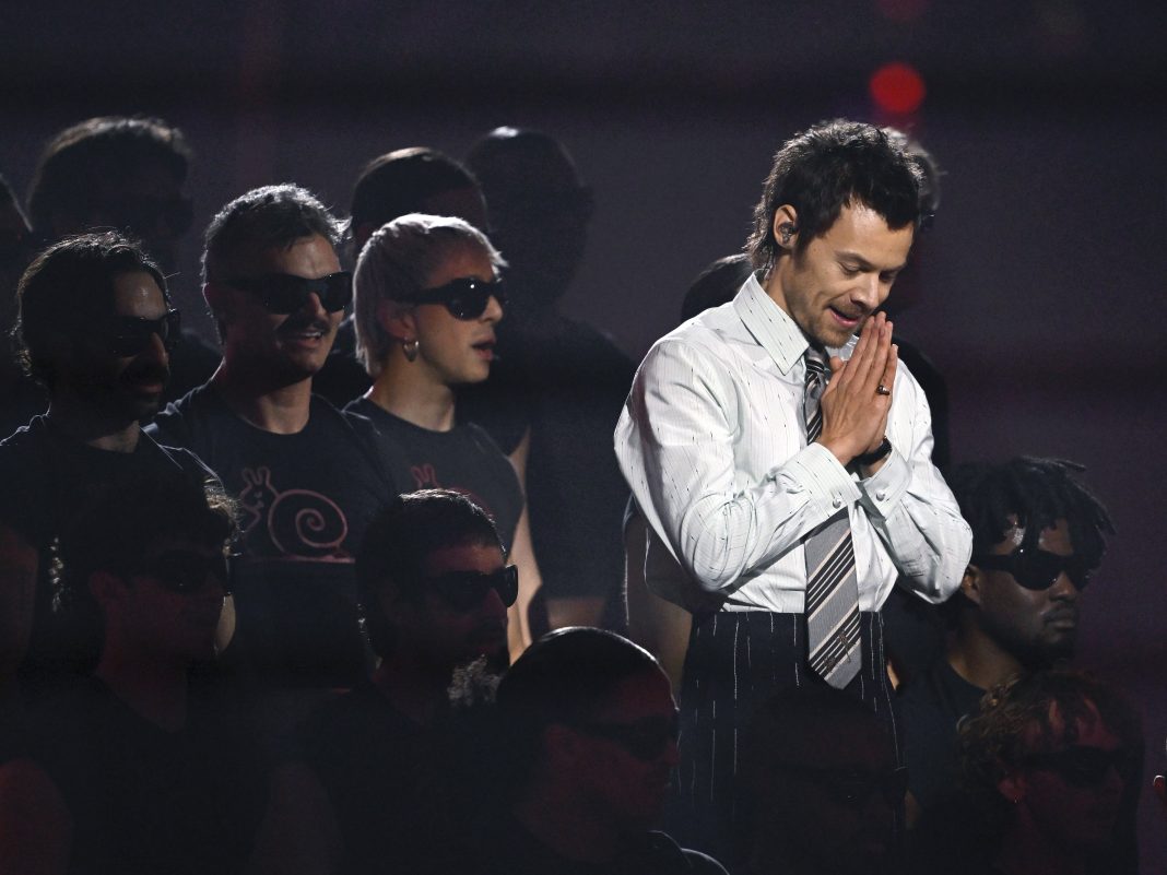 Harry Styles maakt grap over ex Taylor Swifts bruiloft tijdens Madison Square Garden-show (Picture by: variety.com)