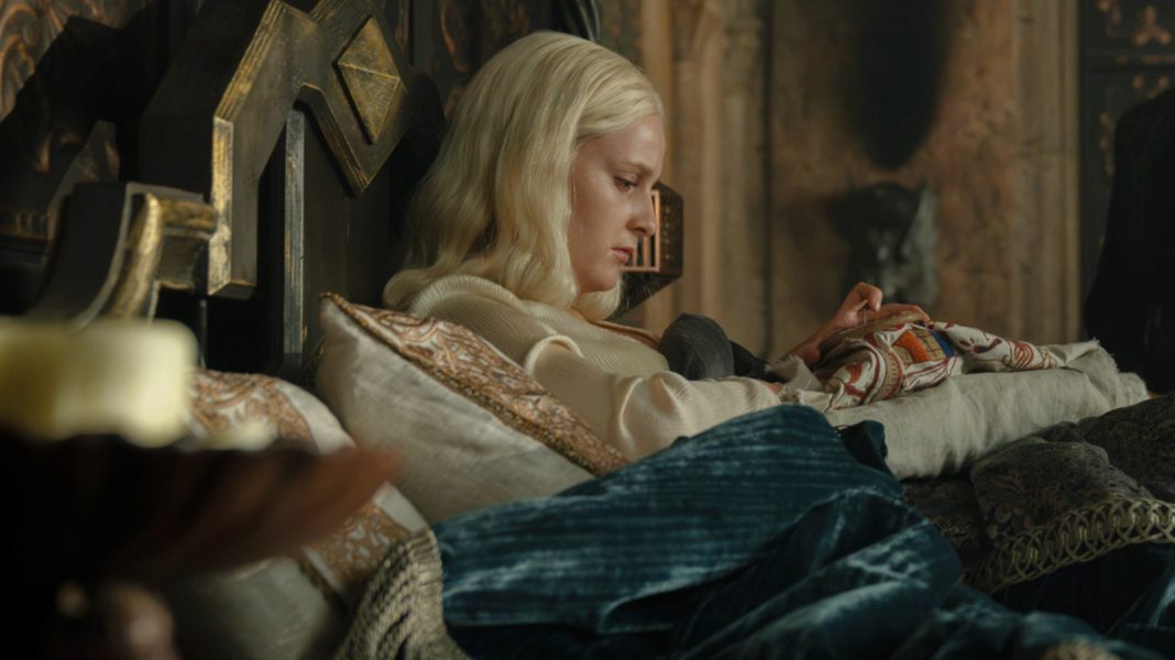 Helaena's droomdraak Dreamfyre eindelijk onthuld in 'House of the Dragon' (Picture by: slashfilm.com)