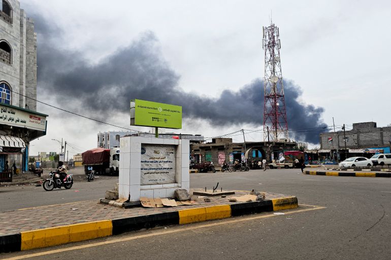 Houthi’s lanceren nieuwe raket- en droneaanvallen op al-Makha Houthi's lanceren nieuwe raket- en droneaanvallen op al-Makha (Picture by: aljazeera.com)