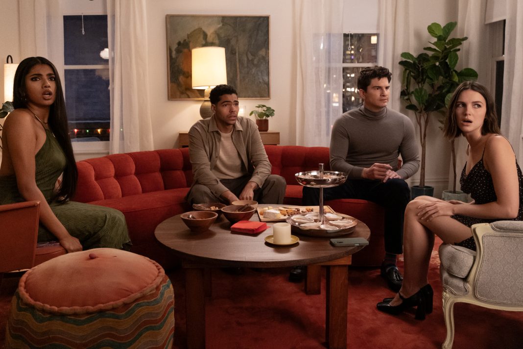 Hulu cancelt ‘Not Suitable for Work’ na één seizoen Hulu cancelt Mindy Kaling-comedy 'Not Suitable for Work' na één seizoen (Picture by: variety.com)