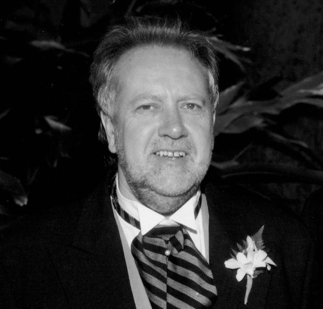 Ian Crafford, redacteur van ‘Hope and Glory’ en ‘Field of Dreams’, overleden op 82-jarige leeftijd Ian Crafford, redacteur van 'Hope and Glory' en 'Field of Dreams', overleden op 82-jarige leeftijd (Picture by: variety.com)