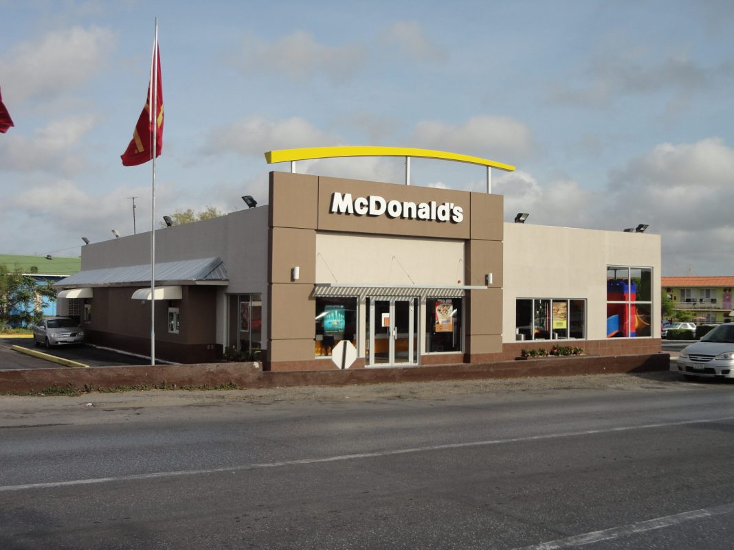 Inbraakgolf bij fastfoodrestaurants op Curaçao: KFC en McDonald’s slachtoffer Inbraakgolf bij fastfoodrestaurants op Curaçao: KFC en McDonald's slachtoffer (Picture by: paradisefm.cw)