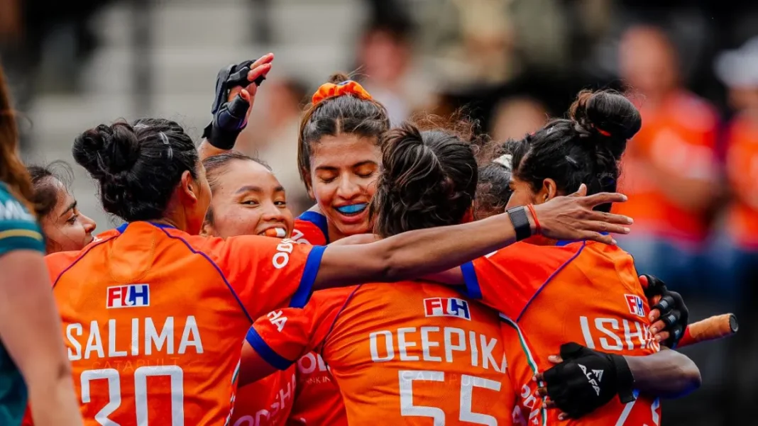 Indische vrouwen-hockeyploeg streeft naar halve finales WK 2026 Indische vrouwen-hockeyploeg streeft naar halve finales WK 2026 (Photo by: sportingnews.com)