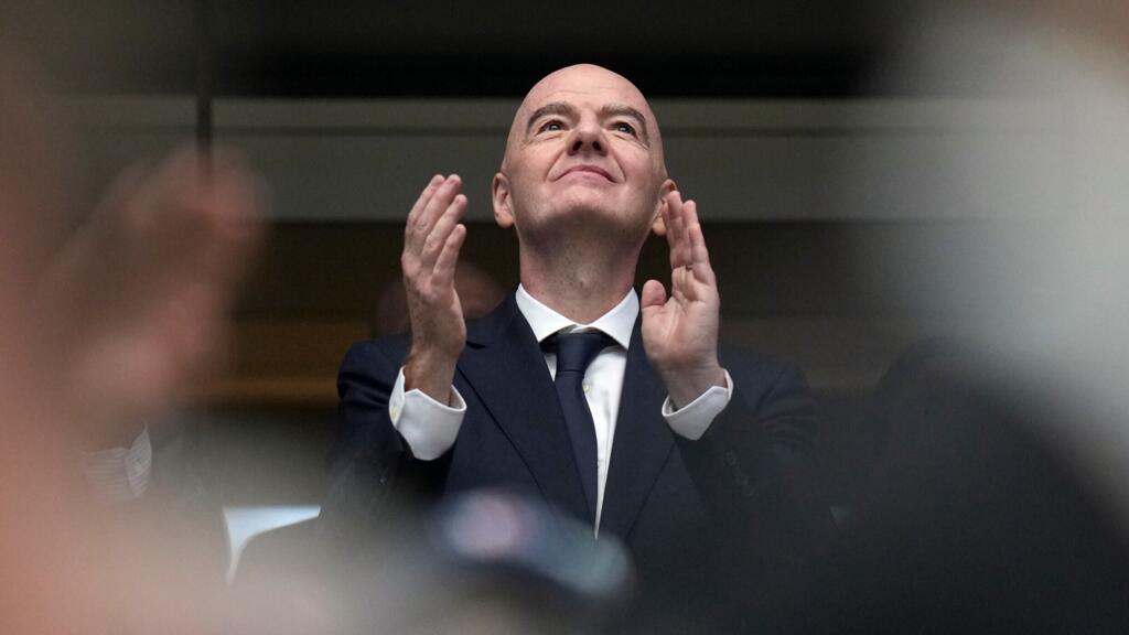 Infantino negeert FIFA-vicepresident bij Caribisch jeugdtoernooi Infantino negeert verzoek FIFA-vicepresident en verschijnt toch op Caribisch jeugdtoernooi (Picture by: s.france24.com)