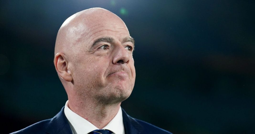 Infantino onder onderzoek wegens plan verkoop WK-rechten (Photo by: co.uk)