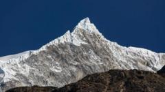 Ingestorte gletsjer veroorzaakte verwoestende overstromingen op grens Nepal-Tibet (Picture by: ichef.bbci.co.uk)