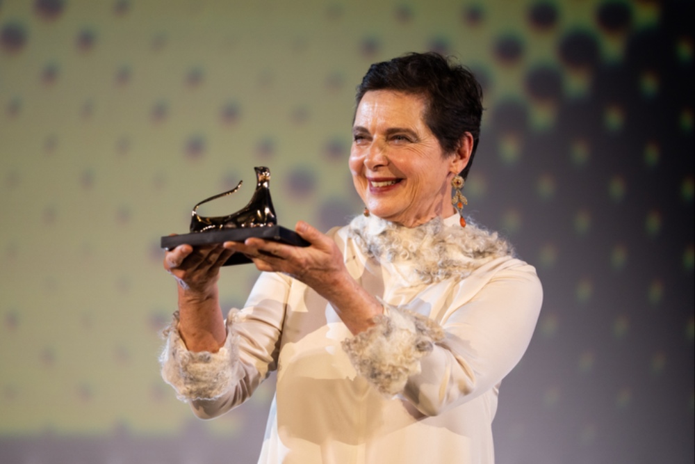 Isabella Rossellini deelt fascinatie voor Lynch, ‘Green Porno’ en dieren als inspiratiebron Isabella Rossellini deelt fascinatie voor Lynch, 'Green Porno' en dieren als inspiratiebron (Picture by: variety.com)